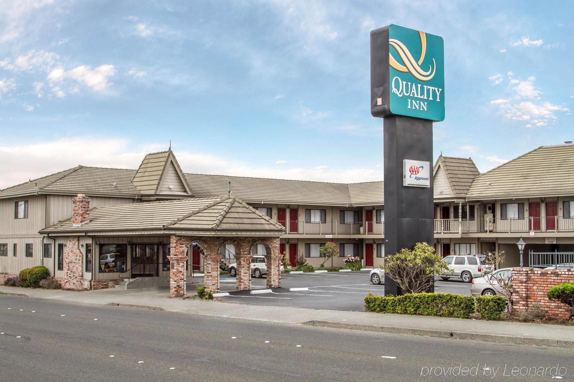 Ramada Bayside Inn & Suites Eureka Esterno foto