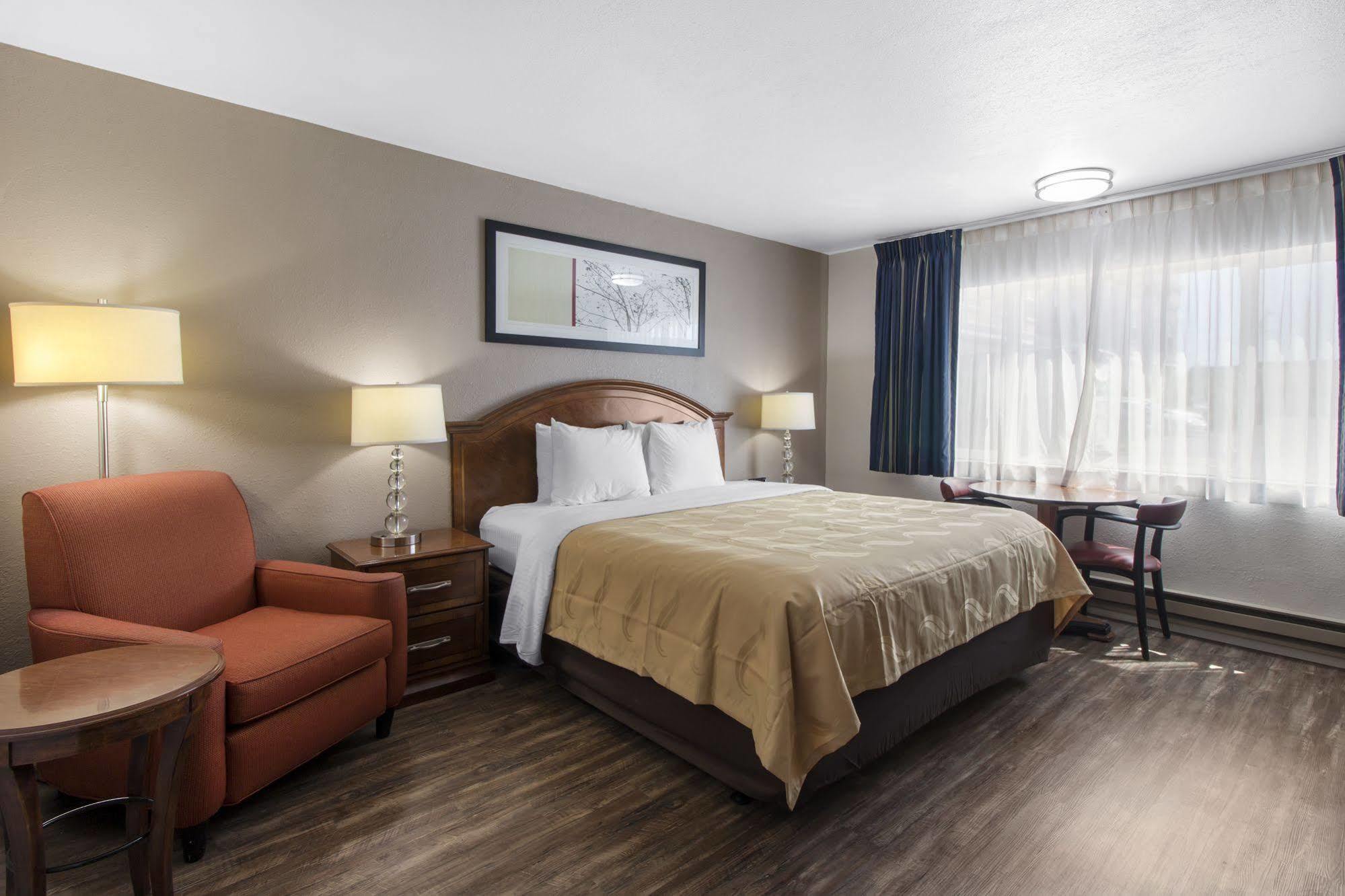 Ramada Bayside Inn & Suites Eureka Esterno foto